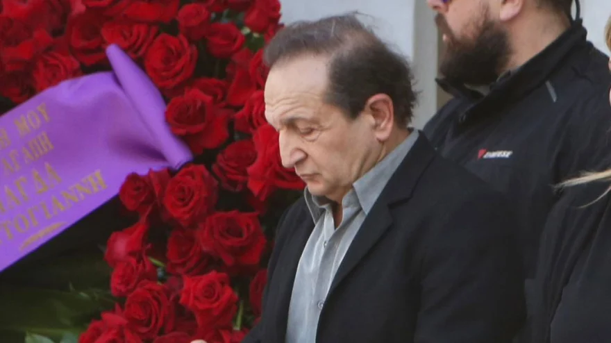 H Ελλάδα αποχαιρέτησε τη Μαρινέλλα - Οι επώνυμοι που παρευρέθηκαν στο «τελευταίο αντίο» ΦΩΤΟ