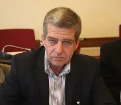 Μιχάλης Κιούσης