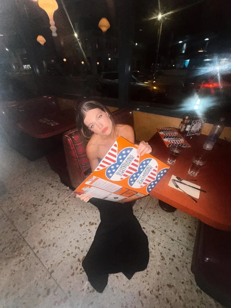 Στο πάρτι του Έλτον Τζον για τα Οσκαρ 2026 η Κλέλια Ανδριολάτου ΦΩΤΟ