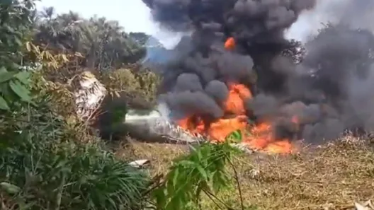 Πτώση μεταγωγικού αεροσκάφου με δεκάδες επιβάτες στην Κολομβία - Στους 8 οι νεκροί ΝΕΟΤΕΡΑ ΒΙΝΤΕΟΒΙΝΤΕΟ