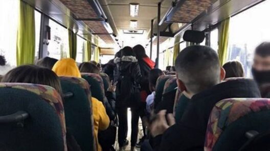 Αχαΐα: Οδηγός λεωφορείου με μαθητές, κατέβασε ανήλικη ...στη μέση του δρόμου - Μιλά η μητέρα