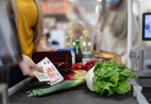 Ελεγχοι στην αγορά τροφίμων με πρόστιμα