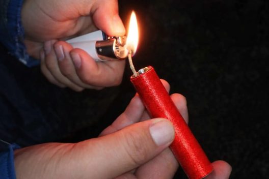 Παραλία Πατρών: Κροτίδα εξερράγη στα χέρια 15χρονου μαθητή, εσπευσμένα στο νοσοκομείο