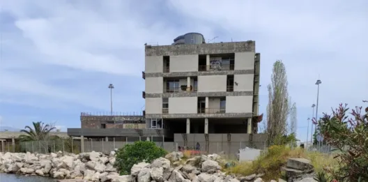 Πάτρα: Ηχηρό «όχι» των Αρχιτεκτόνων στην κατεδάφιση του Κτιρίου Λιμένος