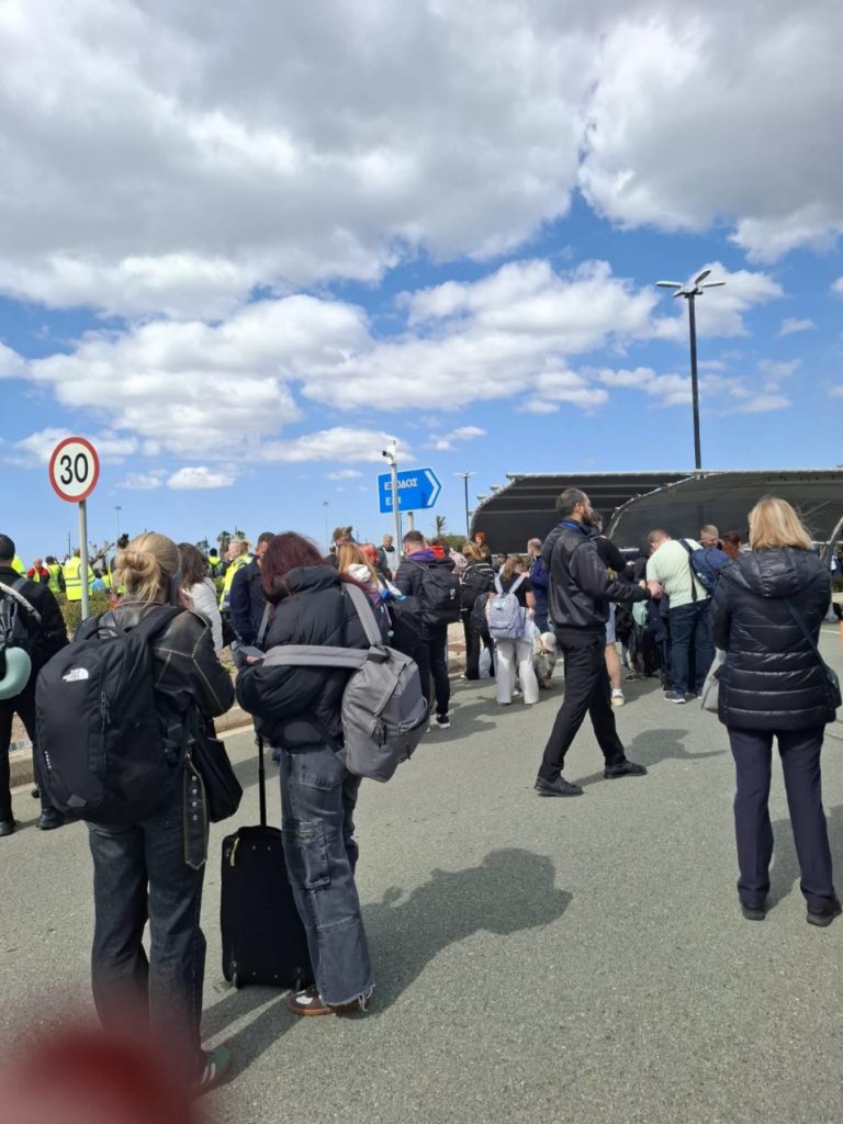 Μέση Ανατολή: Η φρεγάτα «Κίμων» και F-16 στην Κύπρο, ο Δένδιας στη Λευκωσία, από που προήλθαν τα drones ΣΥΝΕΧΗΣ ΕΝΗΜΕΡΩΣΗ