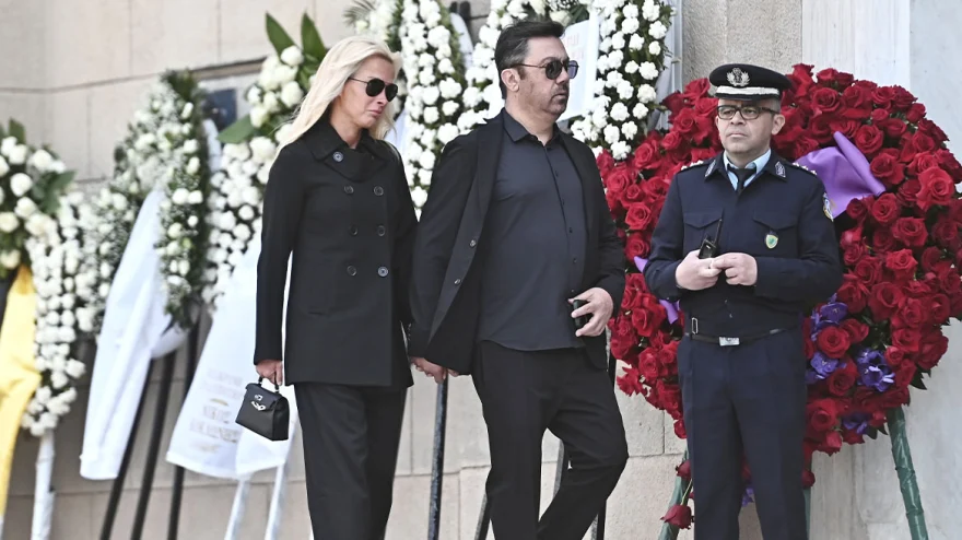 H Ελλάδα αποχαιρέτησε τη Μαρινέλλα - Οι επώνυμοι που παρευρέθηκαν στο «τελευταίο αντίο» ΦΩΤΟ