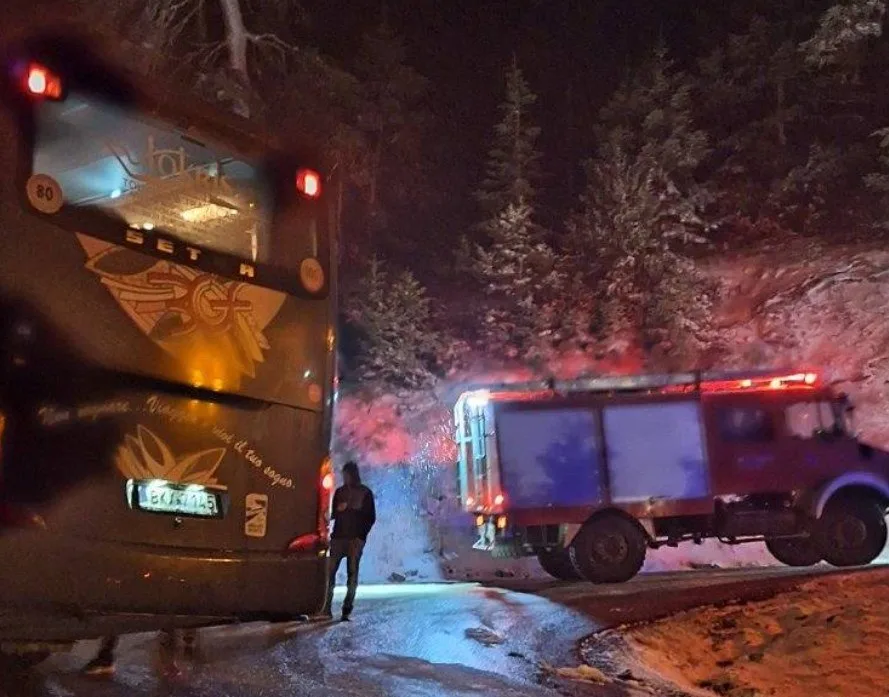 Αιτωλοακαρνανία: Κινητοποίηση της Περιφέρειας, με απεγκλωβισμό λεωφορείου