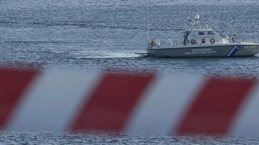 Πτώση λεωφορείου στη θάλασσα στο Αγιο Ορος