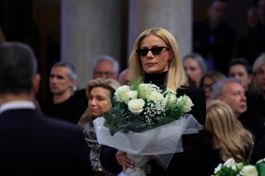 H Ελλάδα αποχαιρέτησε τη Μαρινέλλα - Οι επώνυμοι που παρευρέθηκαν στο «τελευταίο αντίο» ΦΩΤΟ