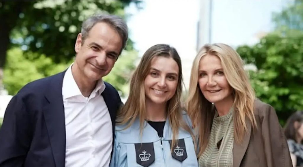 Ο Κυριάκος και η Μαρέβα Μητσοτάκη με την κόρη τους Σοφία