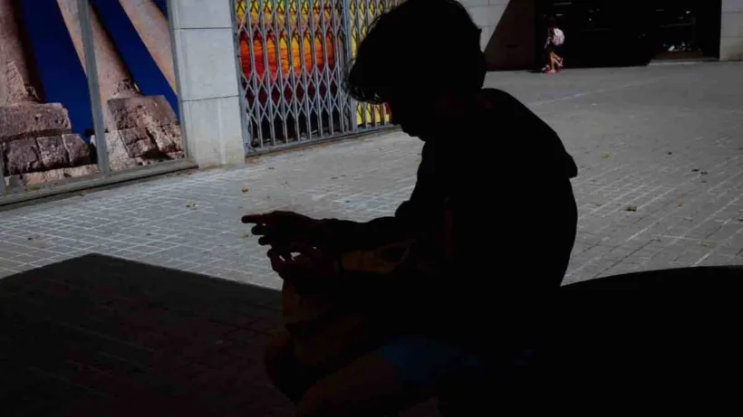 Πάτρα: «Δεν είναι κανονικό για ένα παιδί...» - Πώς 13χρονος κατήγγειλε τον πατέρα του για εκμετάλλευση και κακοποίηση 24 Πάτρα: «Δεν είναι κανονικό για ένα παιδί...» - Πώς 13χρονος κατήγγειλε τον πατέρα του για εκμετάλλευση και κακοποίηση