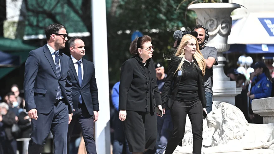 H Ελλάδα αποχαιρέτησε τη Μαρινέλλα - Οι επώνυμοι που παρευρέθηκαν στο «τελευταίο αντίο» ΦΩΤΟ