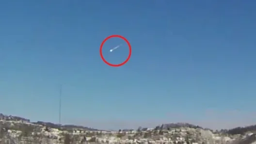 ΒΙΝΤΕΟ με μετεωρίτη 7 τόνων να διασχίζει τον ουρανό με 72.000 χλμ/ώρα