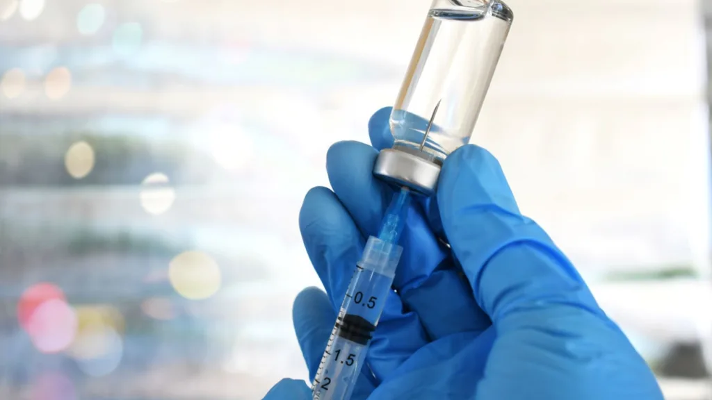 Βρετανία: Συναγερμός με 27 επιβεβαιωμένα και ύποπτα κρούσματα μηνιγγίτιδας