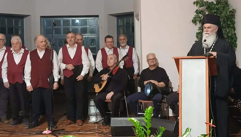 Η Βάνα Μπεντεβή τιμήθηκε με τον Χρυσούν Σταυρόν της Ιεράς Μητροπόλεως, στο Αίγιο: ΦΩΤΟ 29 Η Βάνα Μπεντεβή τιμήθηκε με τον Χρυσούν Σταυρόν της Ιεράς Μητροπόλεως, στο Αίγιο: ΦΩΤΟ