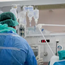 Τρίκαλα: Στη ΜΕΘ 19χρονος φοιτητής με μηνιγγίτιδα