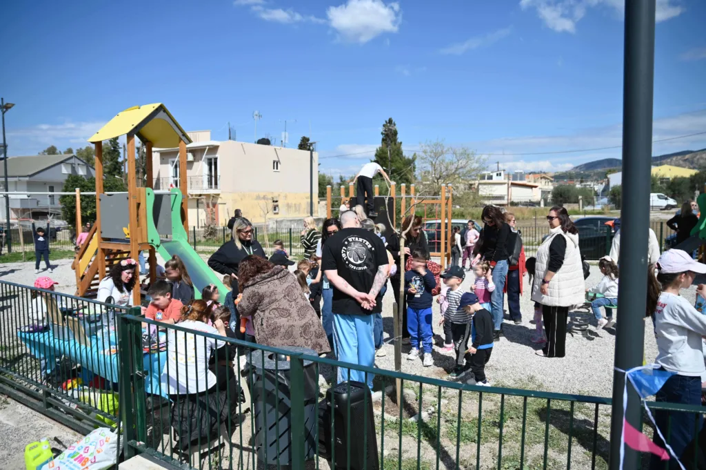 Πάτρα: Παραδόθηκε η νέα παιδική χαρά στην Περιβόλα, παρόντος Πελετίδη ΦΩΤΟ