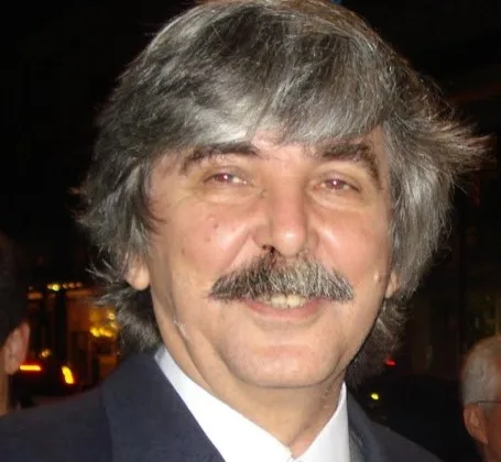 «Χαίρε Κεχαριτωμένη Μαρία... Έως πότε παλικάρια θα ζούμε εις τα στενά...»