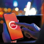 Εβαλαν panic button στα κινητά τους για να προστατευτούν από τον γιο τους