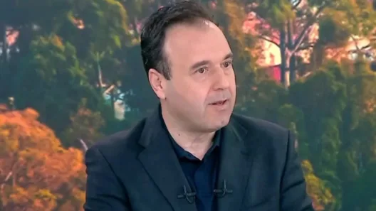 Παπαστεργίου: Θέμα ημερών οι αποφάσεις για την απαγόρευση της πρόσβασης στα social media για ανηλίκους