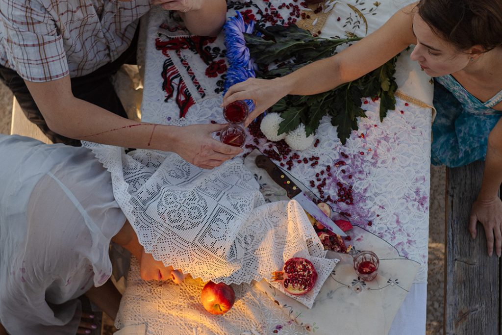 Η παράσταση «PARADISE ή μια ιστοριούλα χωρίς καμία τραγικότητα» στο Θέατρο ACT ΒΙΝΤΕΟ-ΦΩΤΟ