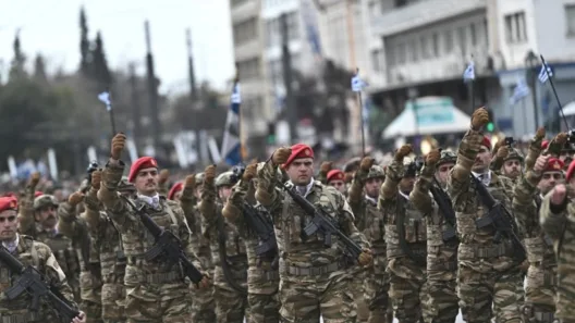 Αθήνα: Εντυπωσίασε η στρατιωτική παρέλαση- Αρματα μάχης, πεζοναύτες και μαχητικά ΦΩΤΟ - ΒΙΝΤΕΟ