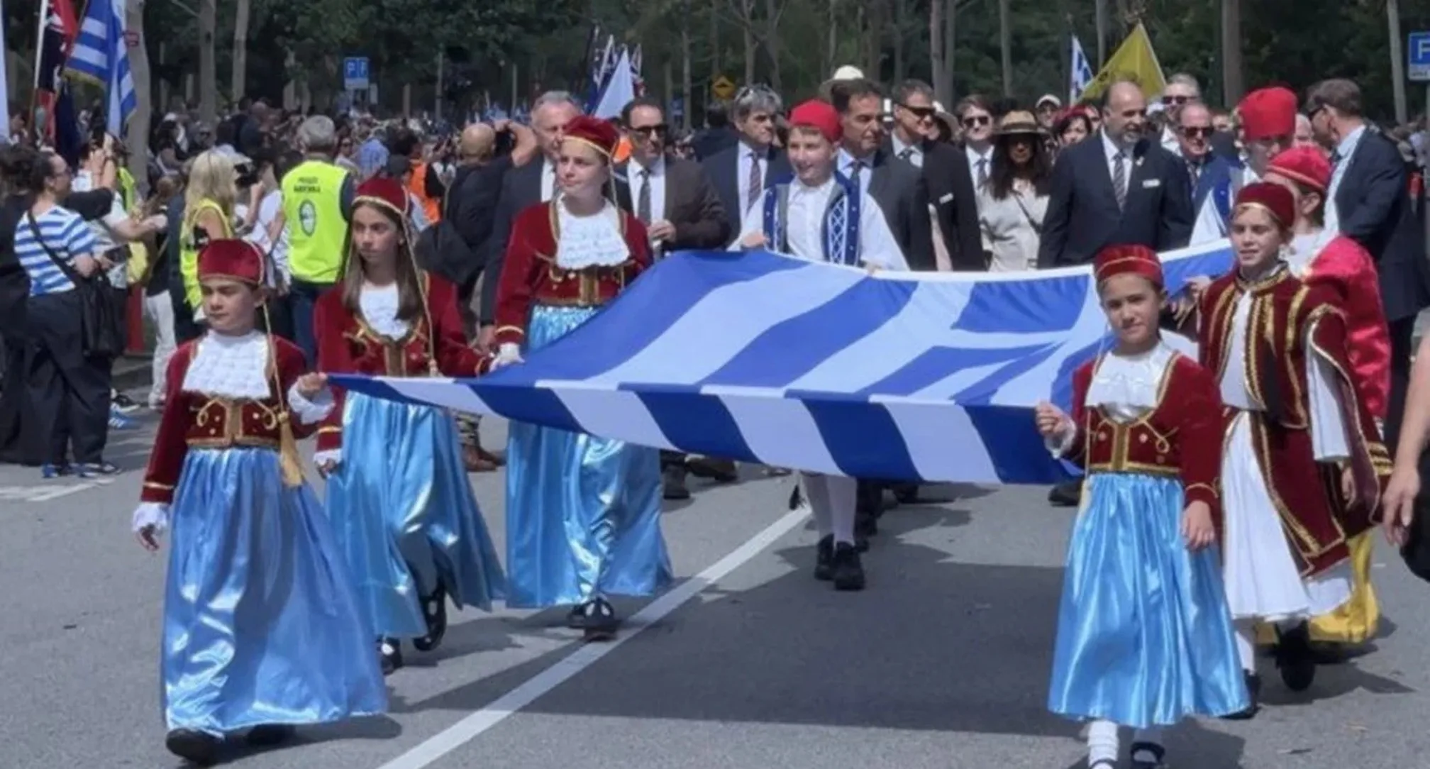 Μελβούρνη: Οι Ελληνες παρήλασαν για την 25η Μαρτίου – Εκδηλώσεις και σε άλλες τις πόλεις της Αυστραλίας ΦΩΤΟ