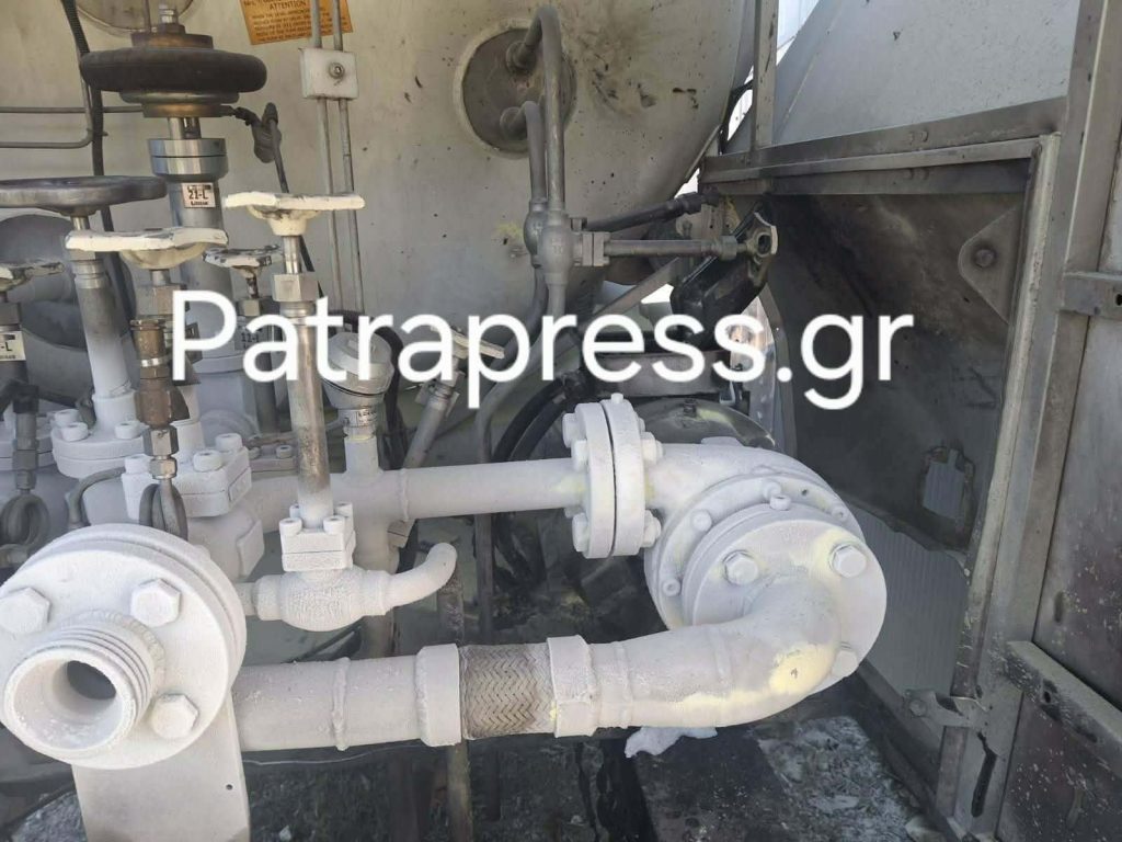 ΦΩΤΟΓΡΑΦΙΕΣ ΝΤΟΚΟΥΜΕΝΤΟ από το σημείο της έκρηξης σε εργοστάσιο στην Πάτρα