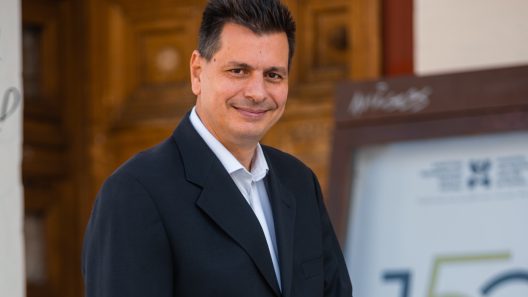 «Χωρίς καλλιτεχνικό διευθυντή και το 2026 το ΔΗΠΕΘΕ Πάτρας»