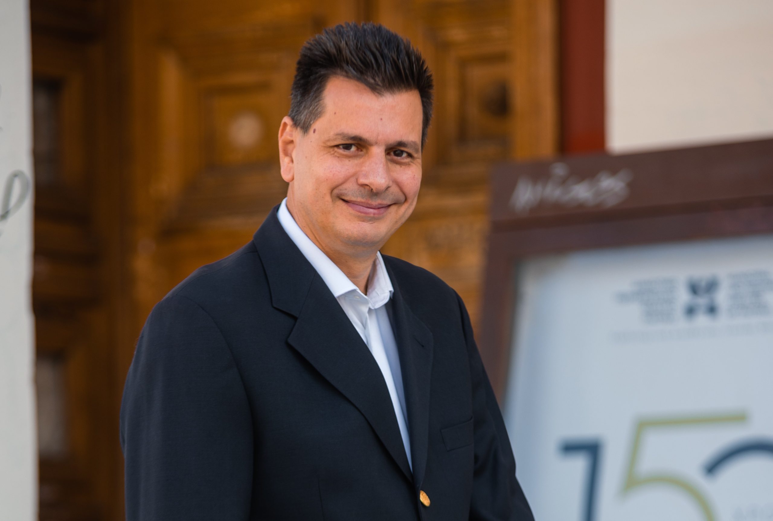 «Χωρίς καλλιτεχνικό διευθυντή και το 2026 το ΔΗΠΕΘΕ Πάτρας»