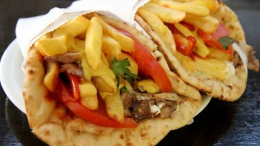 Δεν υπάρχει: Δείτε πόσο χρέωσαν πιτόγυρο σε αμερικανό πεζοναύτη στην Κρήτη