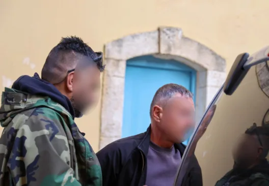 Ο Πολωνός κατηγορούμενος για κατασκοπεία οδηγείται στον Εισαγγελεά