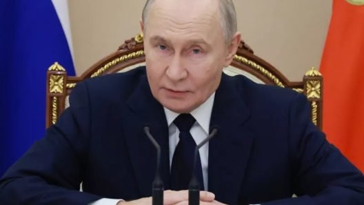 Με άμεση διακοπή φυσικού αερίου απειλεί την Ευρώπη ο Πούτιν