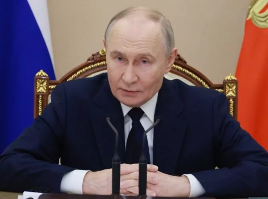 Με άμεση διακοπή φυσικού αερίου απειλεί την Ευρώπη ο Πούτιν