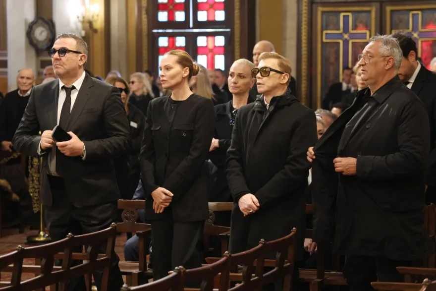 H Ελλάδα αποχαιρέτησε τη Μαρινέλλα - Οι επώνυμοι που παρευρέθηκαν στο «τελευταίο αντίο» ΦΩΤΟ