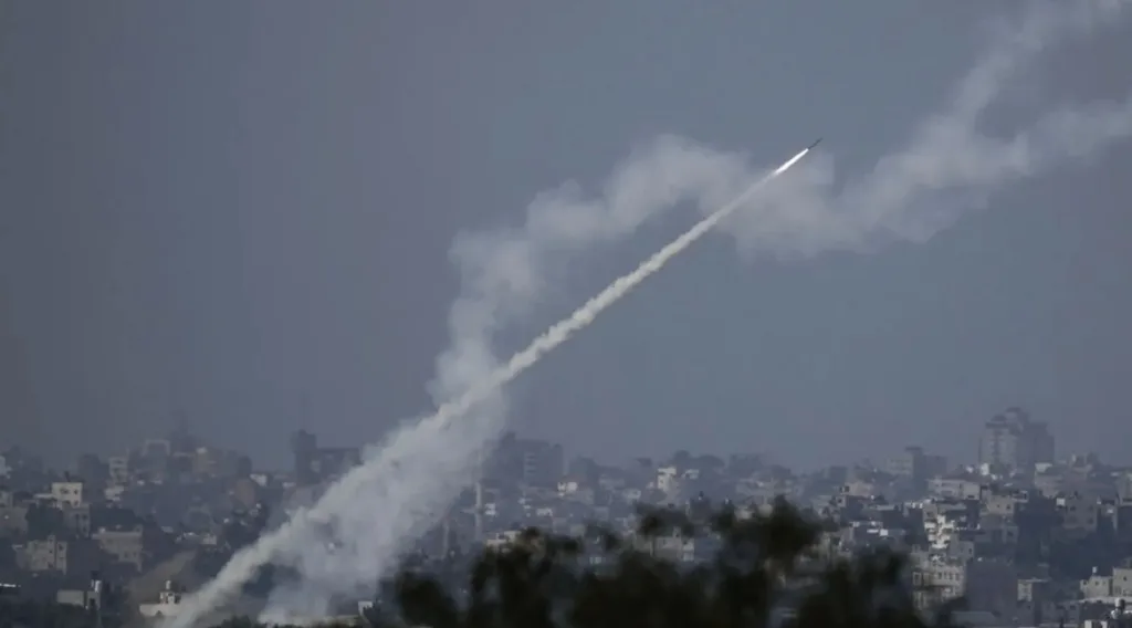 Μαζική επίθεση της Χεζμπολάχ με 100 ρουκέτες στο Ισραήλ