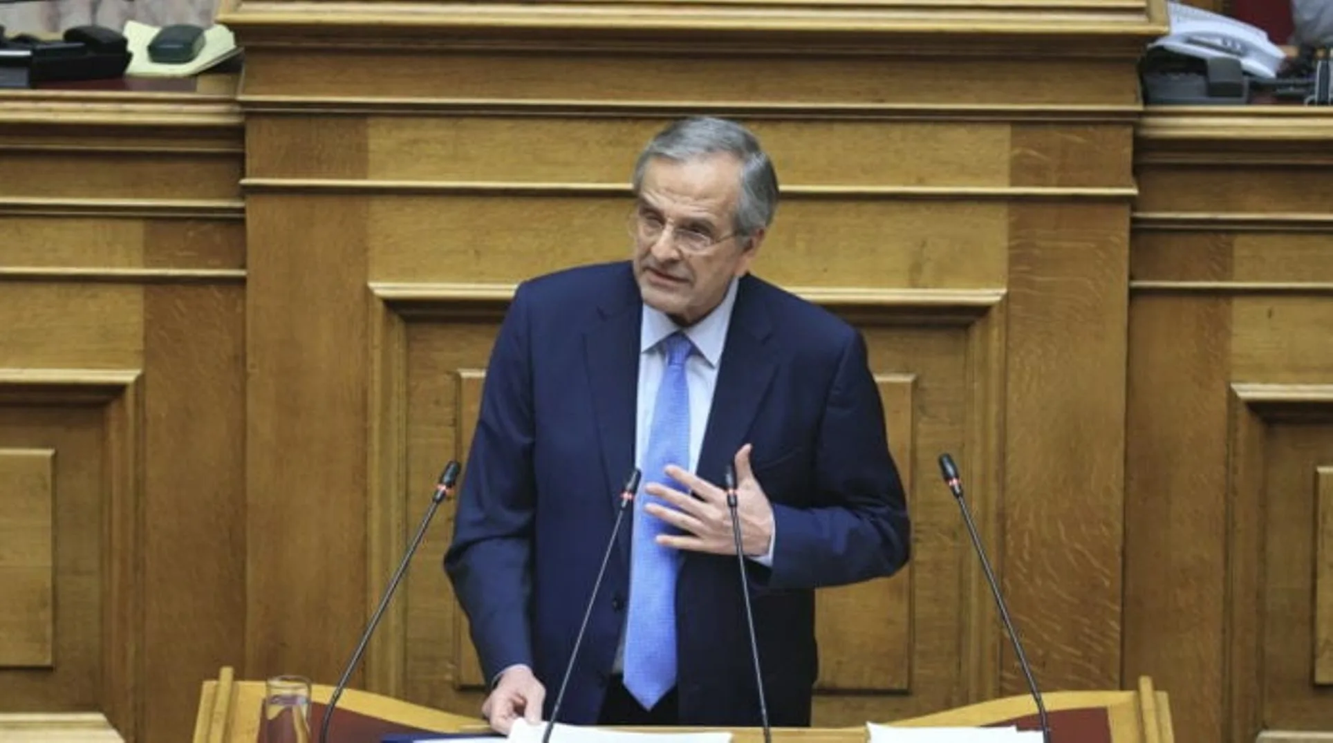 Ο Σαμαράς απάντησε στη Βουλή στις αιχμές Μητσοτάκη για «επαγγελματίες ανησυχούντες»