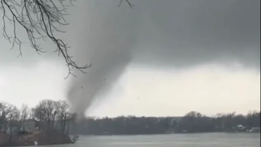 Μίσιγκαν: Ανεμοστρόβιλοι με νεκρούς ΒΙΝΤΕΟ