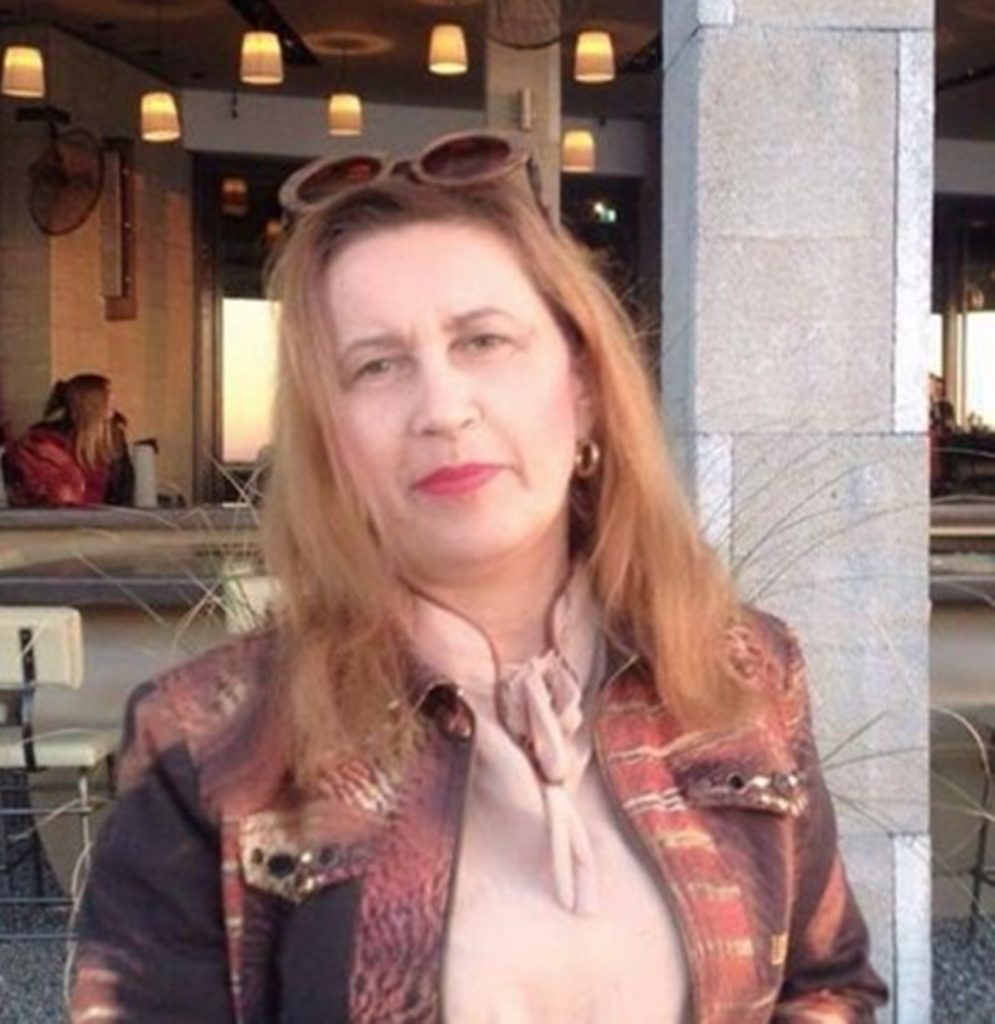 Θεσσαλονίκη: «Με αποκαλούσαν π…, πετούσαν μπουκάλια, έδειχναν τα οπίσθιά τους», σοκάρουν οι καταγγελίες της καθηγήτριας που πέθανε 30 Θεσσαλονίκη: «Με αποκαλούσαν π…, πετούσαν μπουκάλια, έδειχναν τα οπίσθιά τους», σοκάρουν οι καταγγελίες της καθηγήτριας που πέθανε