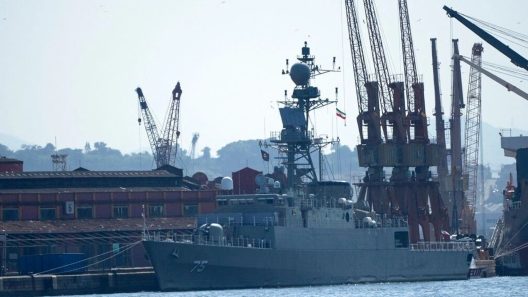 Βύθιση ιρανικού πολεμικού πλοίου ανοιχτά της Σρι Λάνκα – Δεκάδες νεκροί και πάνω από 100 αγνοούμενοι