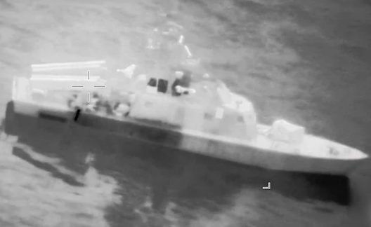 ΒΙΝΤΕΟ από την εξουδετέρωση Ιρανικών πλοίων τοποθέτησης ναρκών στα Στενά του Ορμούζ