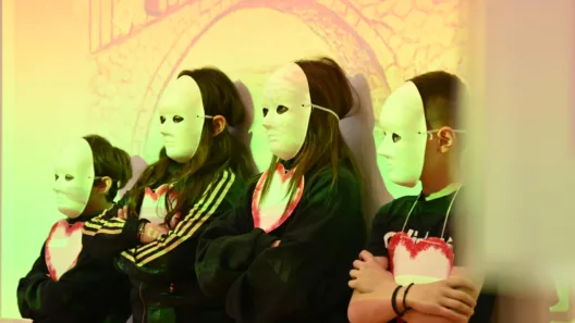 «Γέφυρες φιλίας»: Μαθητές της Αχαΐας ενώνουν τις φωνές τους κατά της βίας ΦΩΤΟ