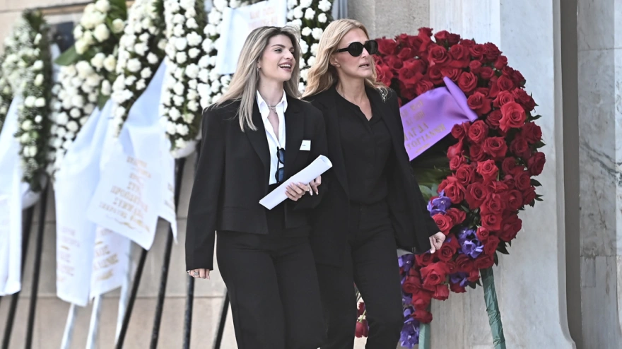 H Ελλάδα αποχαιρέτησε τη Μαρινέλλα - Οι επώνυμοι που παρευρέθηκαν στο «τελευταίο αντίο» ΦΩΤΟ