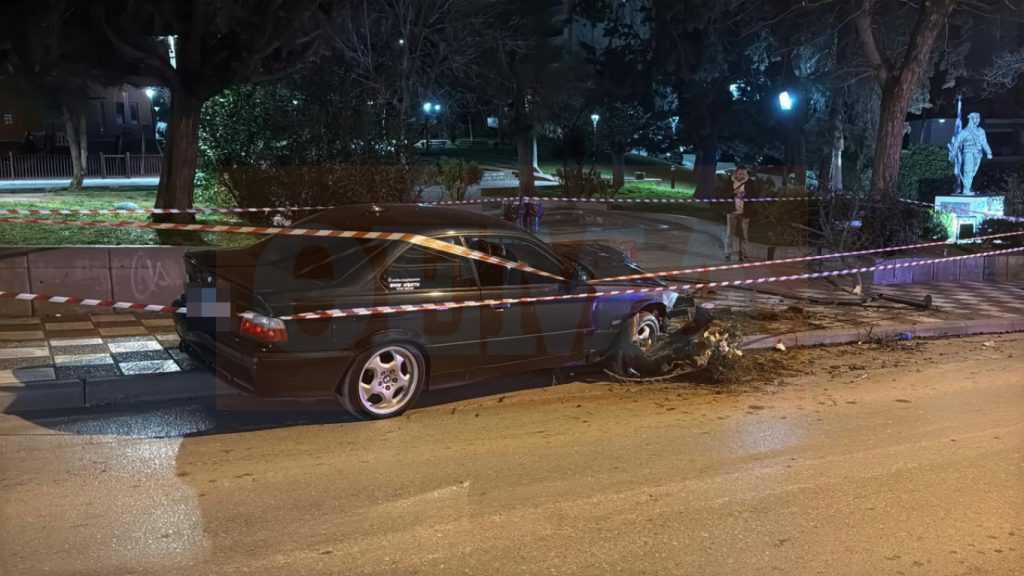 Θεσσαλονίκη: ΙΧ «σκαρφάλωσε» σε πεζοδρόμιο και σκότωσε 25χρονο ΦΩΤΟ - ΒΙΝΤΕΟ