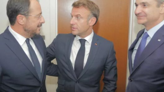 Στην Κύπρο ο Μητσοτάκης – Θα συναντηθεί με Μακρόν και Χριστοδουλίδη