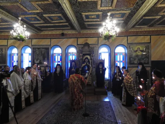 Στην Παναγία Τρυπητή ο ΣΤ΄ Εσπερινός με τον Επίσκοπο Αχελώου ΦΩΤΟ