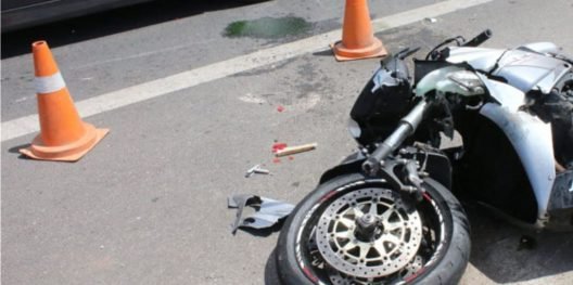 Λουτράκι: Νεκρός 20χρονος σε τροχαίο– Στο νοσοκομείο τραυματίες