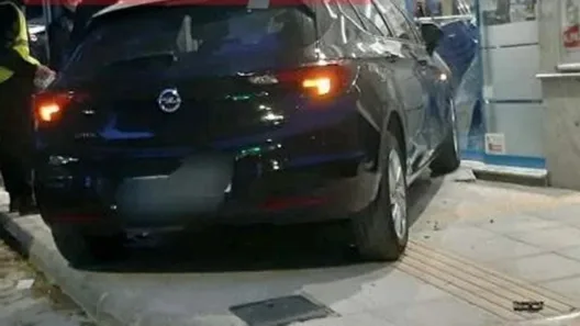 Πάτρα: Αυτοκίνητο σε σούπερ μάρκετ μετά από τροχαίο ΦΩΤΟ