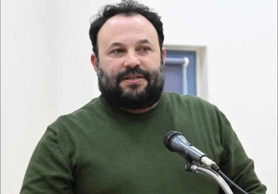 «Η Χώρα χρειάζεται έναν νέο άνεμο ΠΑΣΟΚ»