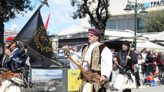 Πάτρα: Τίμησε την Επανάσταση του 1821 - Η Δοξολογία και η μεγάλη παρέλαση ΒΙΝΤΕΟ-ΦΩΤΟ